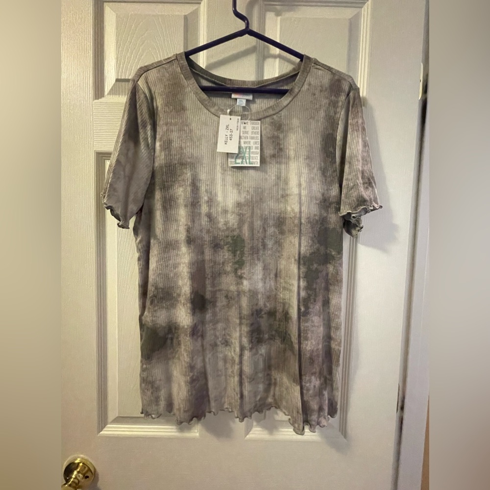 LulaRoe - Kelly - Ribbed Top - 2XL